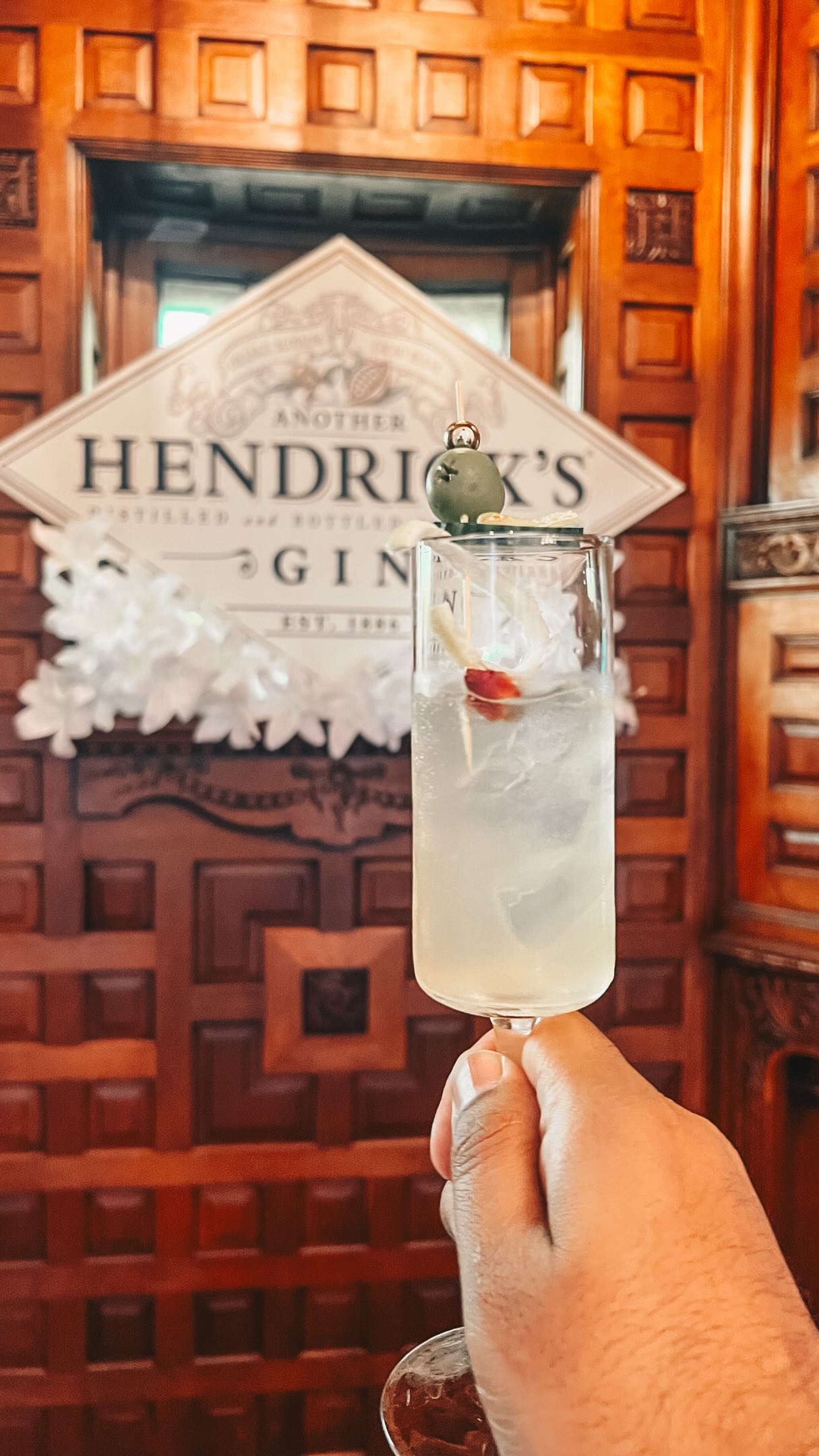 I was told there would be gin. They left out the alternate reality. 🙈

Earlier this summer, I stepped through the doors of Toronto’s historic Jarvis Mansion and into Anotherland, Hendrick’s wonderfully peculiar world where curiosity came with cocktails. 🍸🌿

Part immersive theatre, part botanical fever dream, the experience unfolded room by room with eccentric characters, unexpected encounters and plenty of Hendrick’s along the way, all celebrating Another Hendrick’s, the newest addition to the family, with notes of orange blossom and cacao.

Thank you @hendricksgin for inviting me into Anotherland. 🥒✨ #hosted #torontolifestyle  #torontocreator #hendricksgin